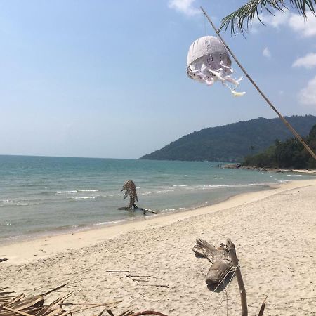 Khanom Sea Breeze Apartment Exterior photo